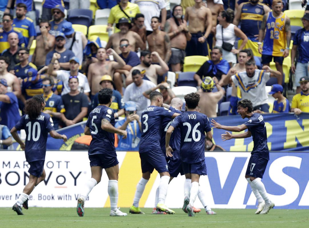 Boca sem dentes para Auckland tão tenrinho
