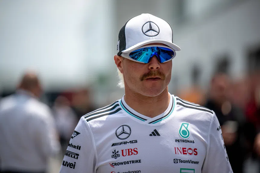 Bottas! Quase titular, esbarra em Sainz