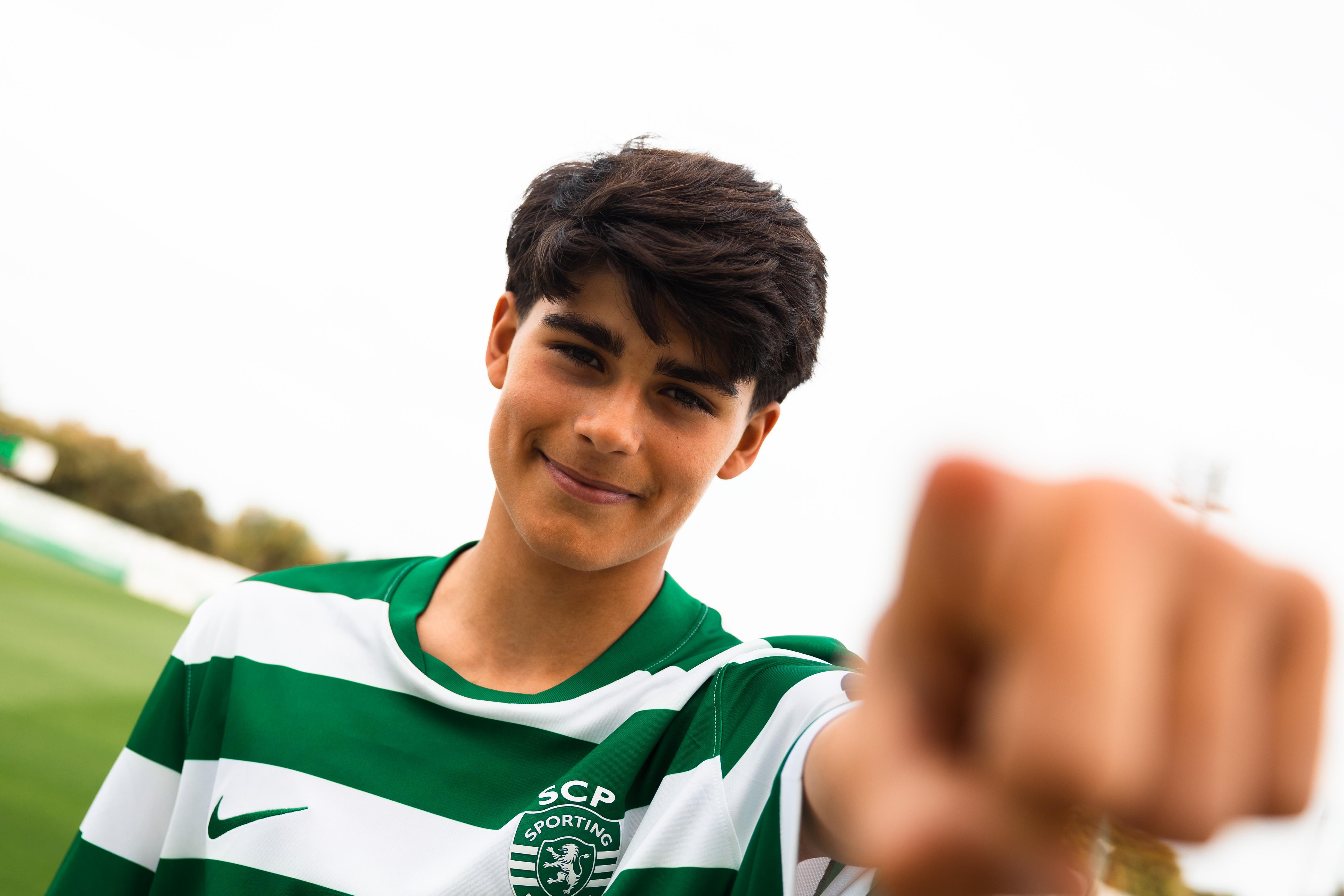 Gabriel Rato, de 14 anos, deu os primeiros passos futebolísticos no Leão Altivo (Foto Sporting CP)