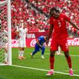 Manzambi fez a assistência para o golo de Vargas e marcou o segundo da Suíça - FOTO:IMAGO