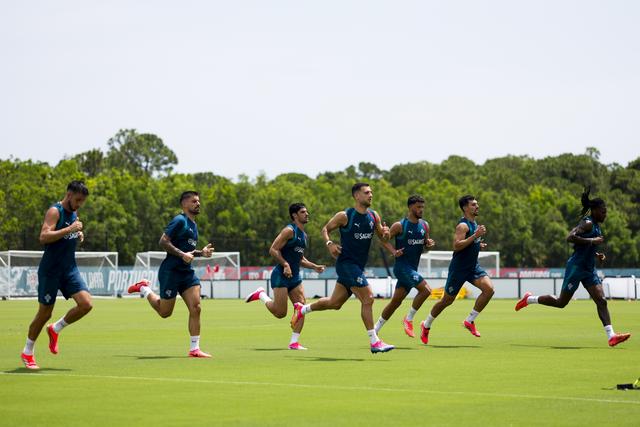 Gonçalo Inácio, Ruben Neves, Gonçalo Guedes, Diogo Dalot, Matheus Nunes, Tomás Araújo e Rafael Leão - Foto: FPF