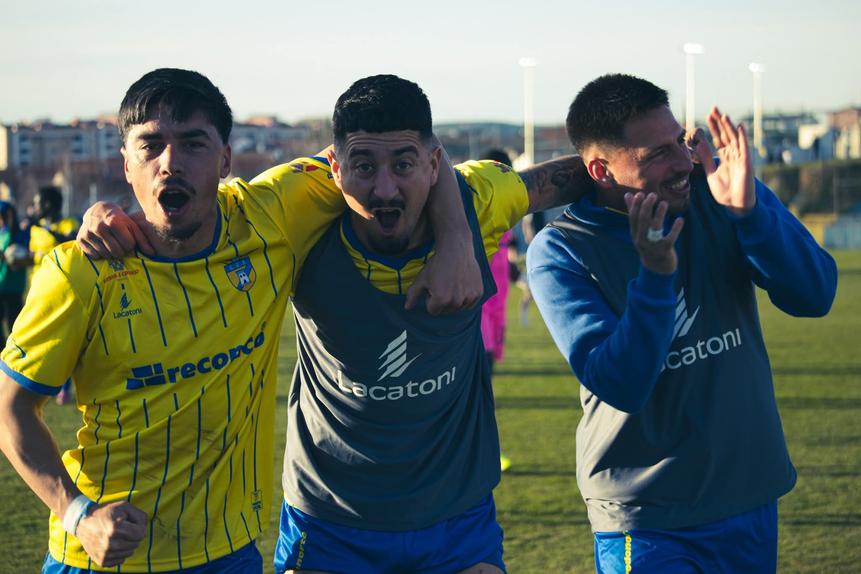 Diego Parini (esquerda), Francisco Estanga (meio) e Nahuel Machado (direita) são os três argentinos do Bragança - Foto: D.R.