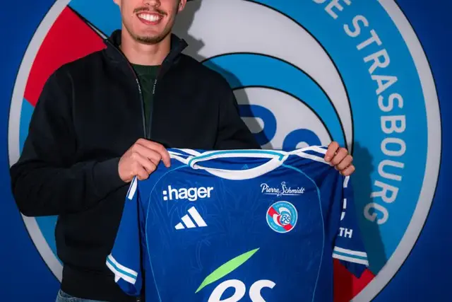 Diogo Sousa com as cores do Estrasburgo. Foto: Estrasburgo