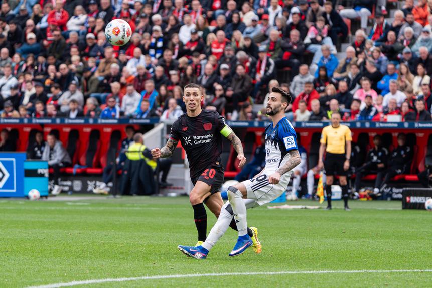 Grimaldo e Fábio Vieira na Bundesliga