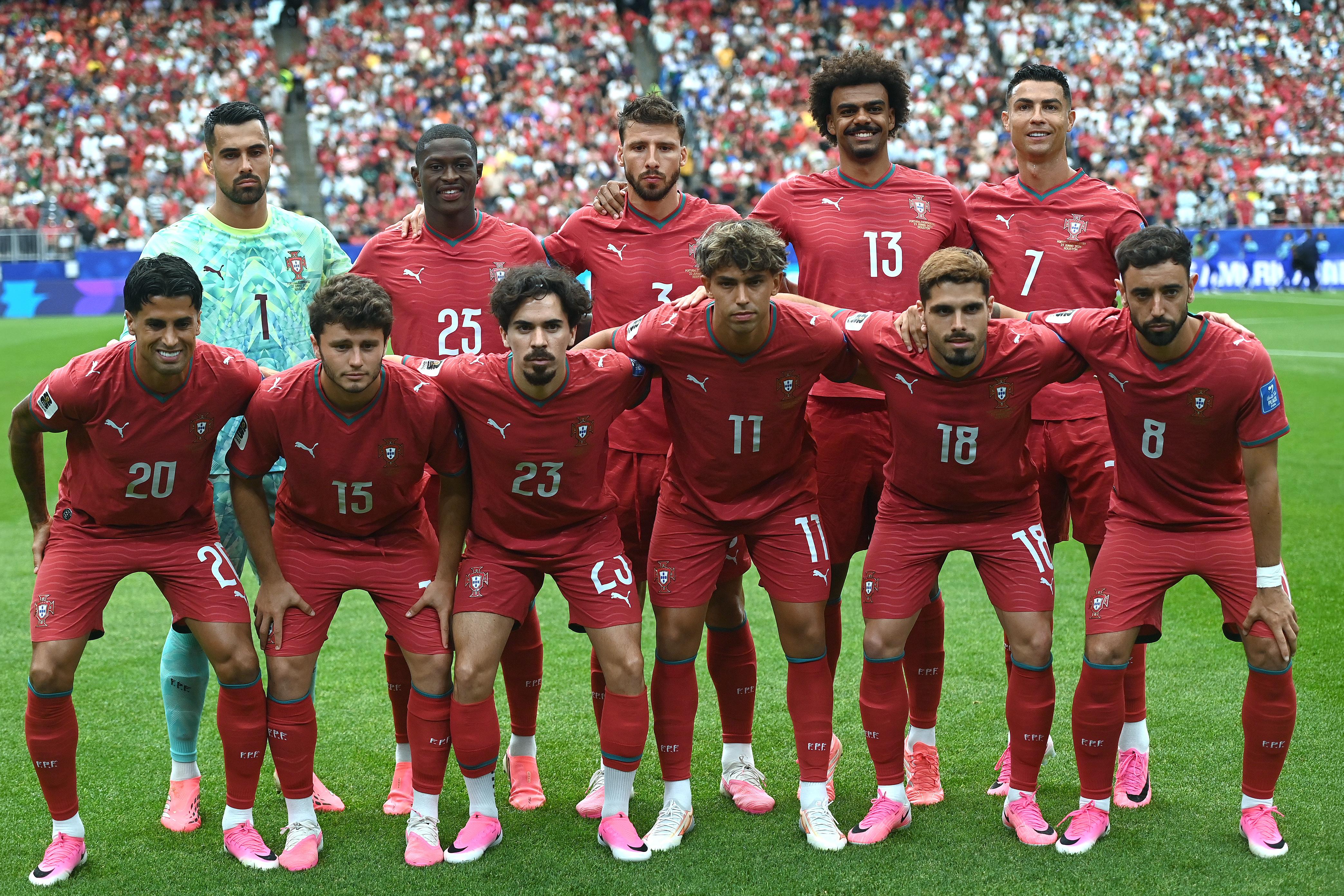 O onze de Portugal frente ao Uzbequistão (foto: Miguel Nunes)
