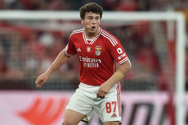 Benfica: ainda não há acordo e João Neves tem apresentação agendada