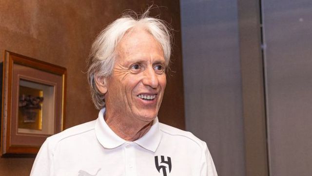 Bolo e parabéns: a festa do 70.º aniversário de Jorge Jesus