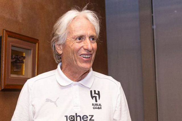 Bolo e parabéns: a festa do 70.º aniversário de Jorge Jesus
