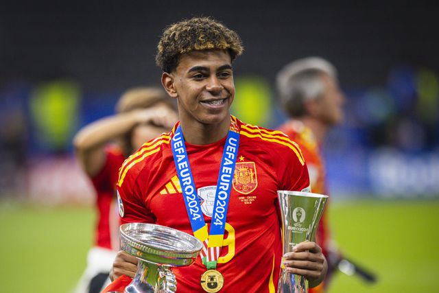 Lamine Yamal em Albufeira a aproveitar as férias