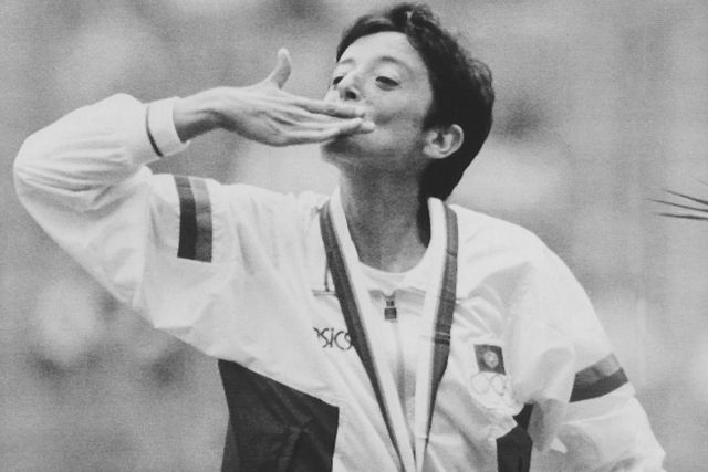 A origem humilde empurrou-a para o atletismo e valeu ouro a Portugal