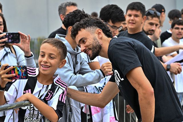 Reencontro especial no primeiro dia de João Mário na Juventus (vídeo)