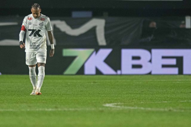 Neymar deixa mensagem após polémica: «É difícil controlar os sentimentos quando és ofendido»