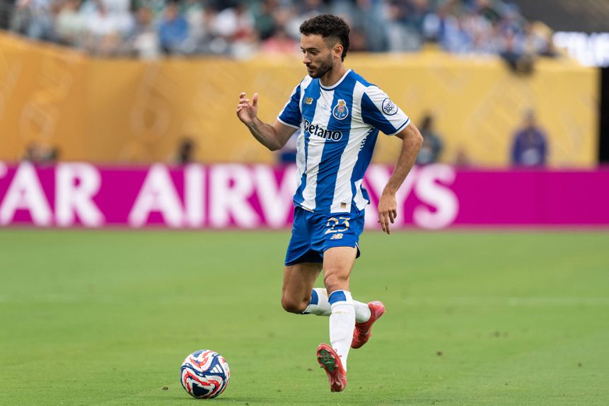 João Mário em ação pelo FC Porto durante o Mundial de Clubes
