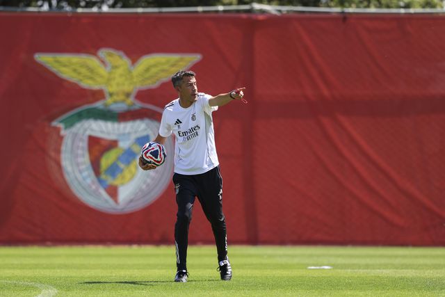 Benfica: «O que é um criativo? Um jogador de último passe, que finte jogadores? Temos...»