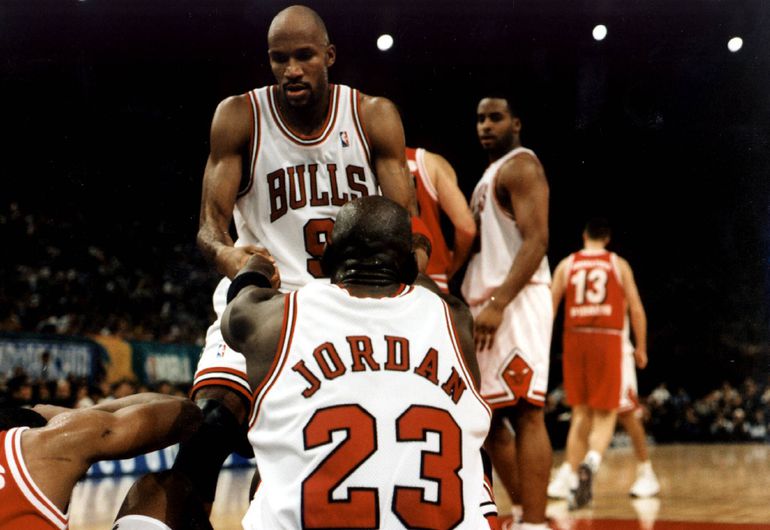 Campeão da NBA ataca muçulmanos: «É atropelá-los a todos»