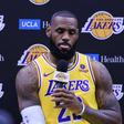 LeBron James admite que esteve perto da reforma antes de assinar novo contrato