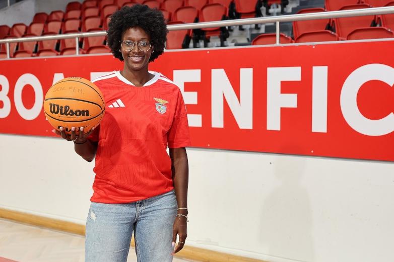 A internacional lusa, Maianca Umabano, despede-se do GDESSA após 13 temporadas - Foto: SL Benfica