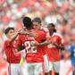Prestianni a agradecer a Durán o 5-1 no Benfica-Belenenses - Foto: Miguel Nunes