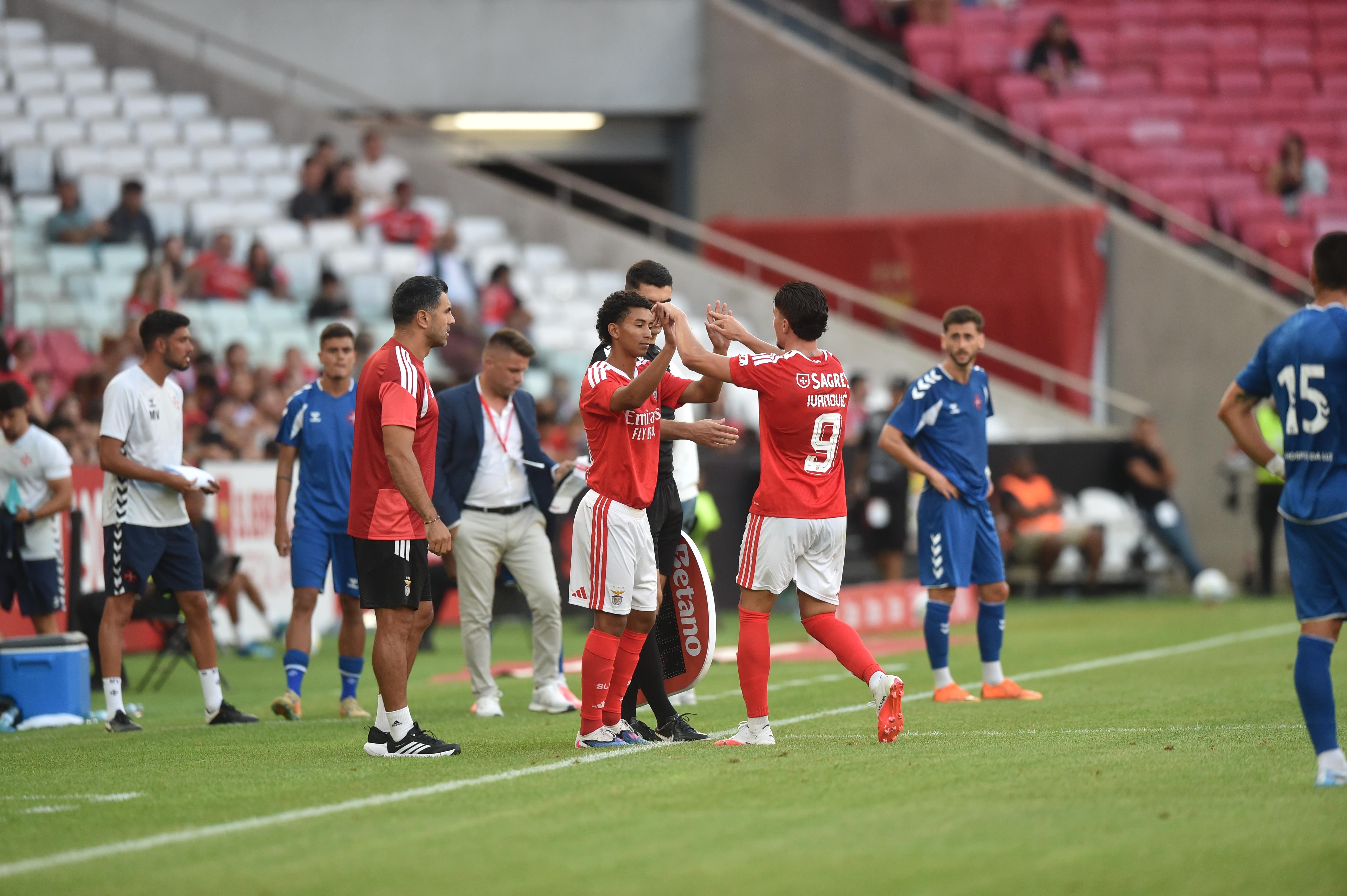 Bernardes a entrar no Benfica-Belenenses - Foto: Miguel Nunes