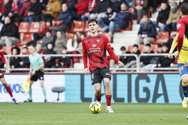 Selvi Clua vai reforçar o Casa Pia por empréstimo dos espanhóis do Almería