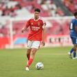 José Neto com a braçadeira de capitão, após sair Tomás Aráujo no Benfica-Belenenses - Foto: Miguel Nunes