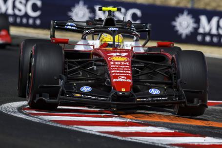 Hamilton supera Leclerc e lidera segunda sessão de treinos livres na Hungria