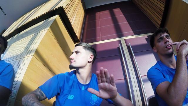 André Silva desafina e Granaas impressiona com guitarra: a praxe aos reforços do FC Porto