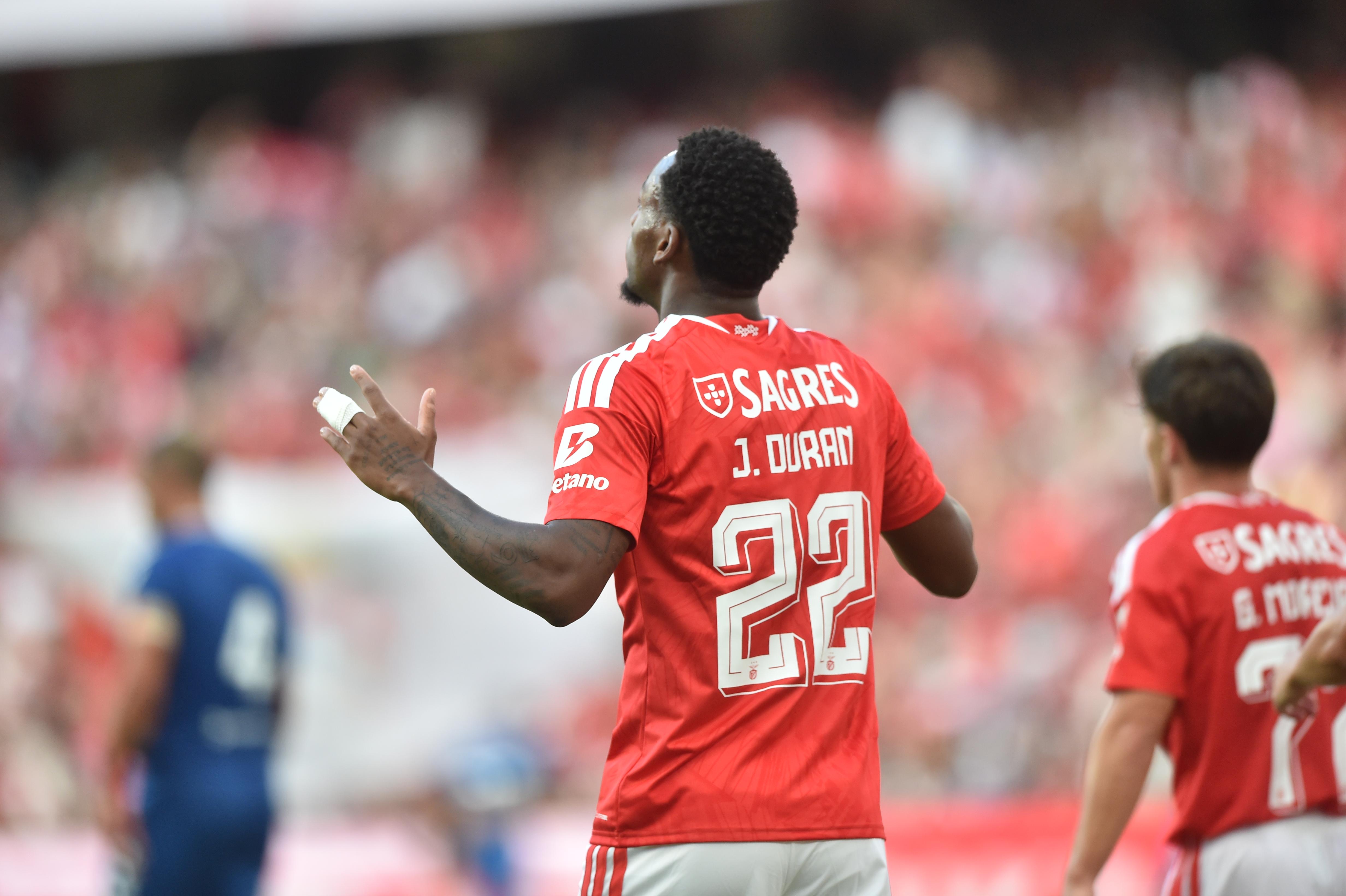 Jhon Durán a festejar o golo do 4-1 no Benfica-Belenenses - Foto: Miguel Nunes