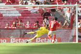 Ivanovic recolocou o Benfica em vantagem de penálti - Foto: Miguel Nunes