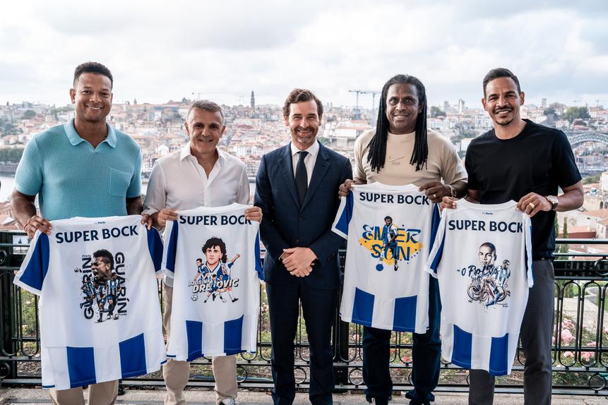 André Villas-Boas com Guarín, Drulovic, Emerson e Fernando - Foto: FC PORTO
