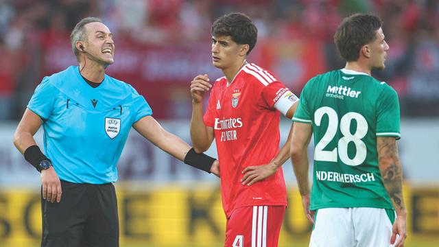 António Silva foi o capitão do Benfica no jogo com o St. Gallen, na Suíça — Foto: IMAGO