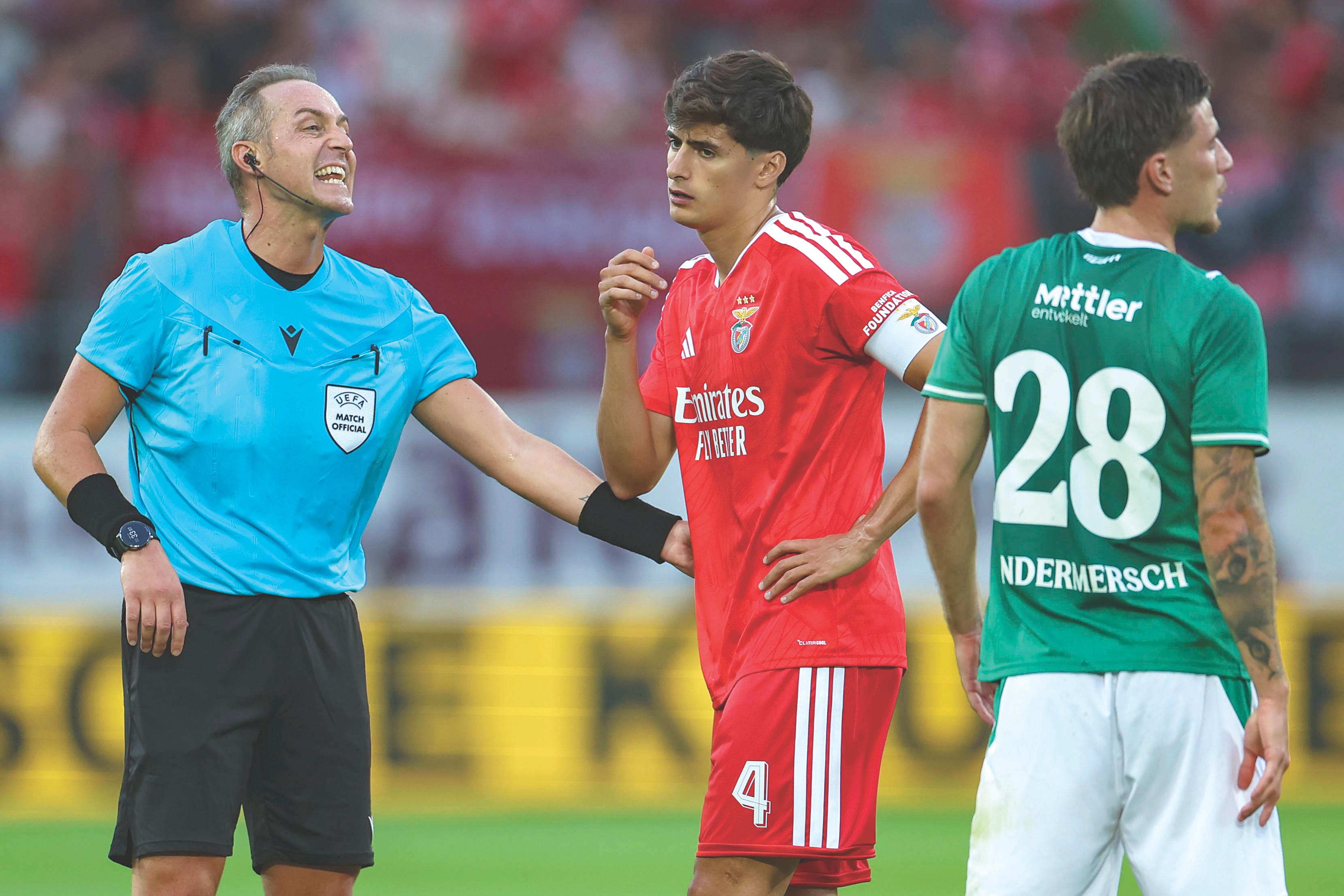 António Silva foi o capitão do Benfica no jogo com o St. Gallen, na Suíça — Foto: IMAGO