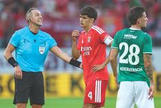 António Silva foi o capitão do Benfica no jogo com o St. Gallen, na Suíça — Foto: IMAGO