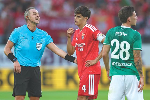 António Silva foi o capitão do Benfica no jogo com o St. Gallen, na Suíça — Foto: IMAGO