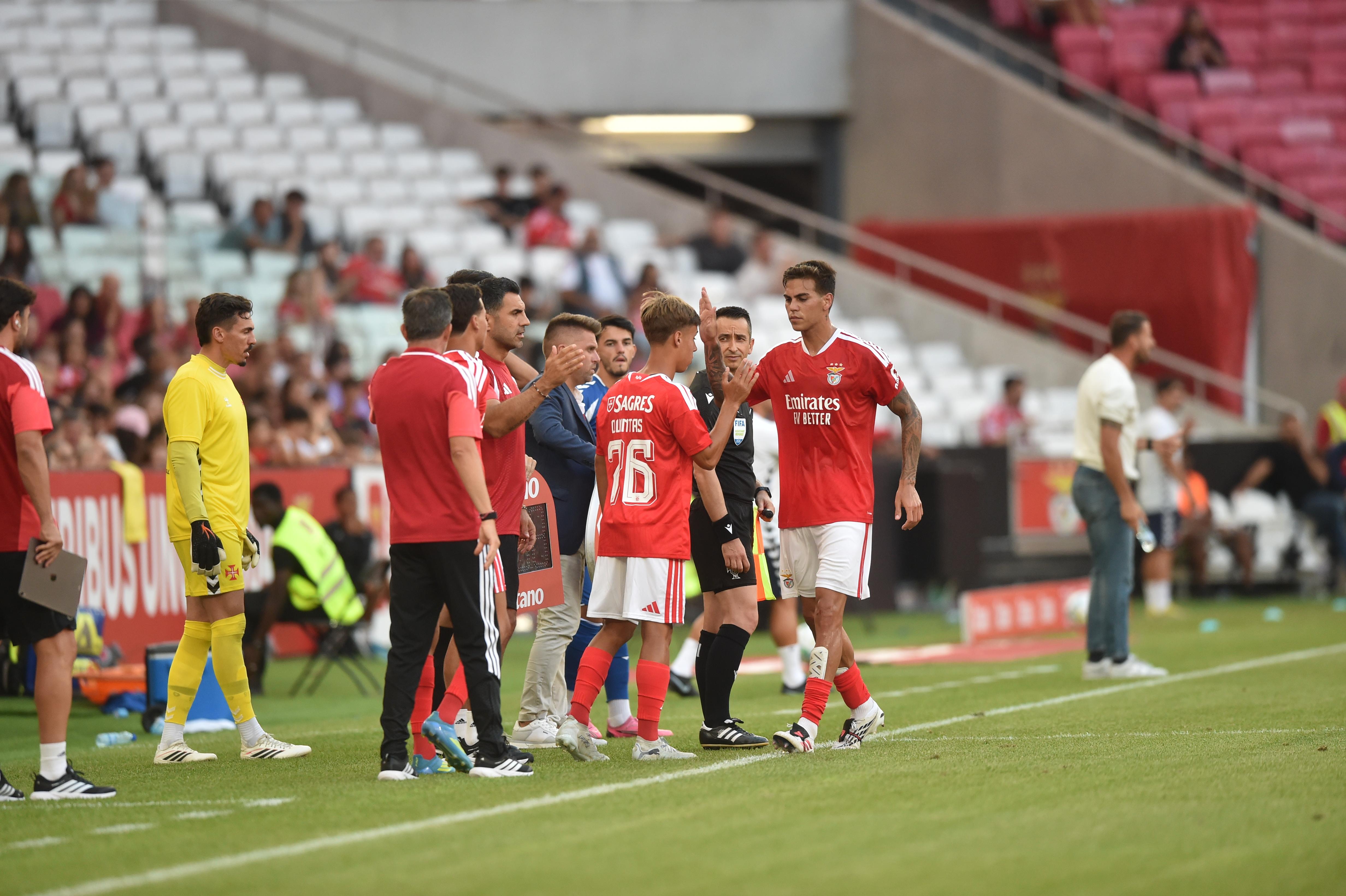 Entrada de Rafael Quintas no Benfica-Belenenses - Foto: Miguel Nunes