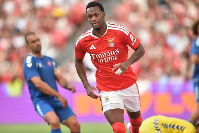 Jhon Durán estreou-se a marcar pelo Benfica frente ao Belenenses num particular - Foto: Miguel Nunes