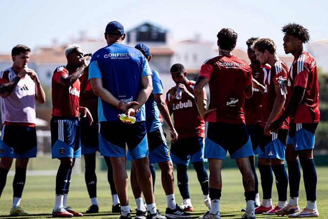 Vila-condenses fizeram o último treino no Algarve, na manhã desta sexta-feira - Foto: Rio Ave