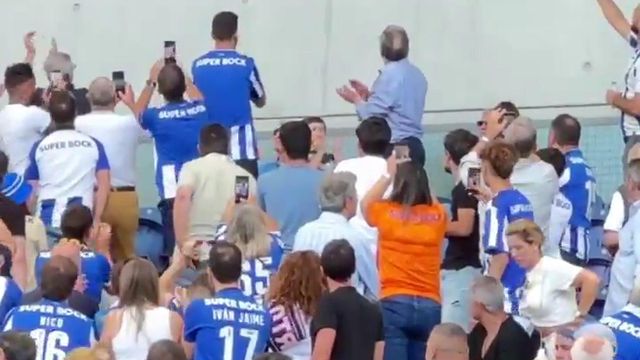 Samu Omorodion Aplaudido No Dragão