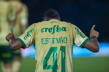 Estêvão endiabrado dá vitória (e goleada) a Abel Ferreira sobre Petit