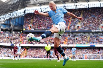 Gigante Haaland nunca adormece e Manchester City goleia (4-1)