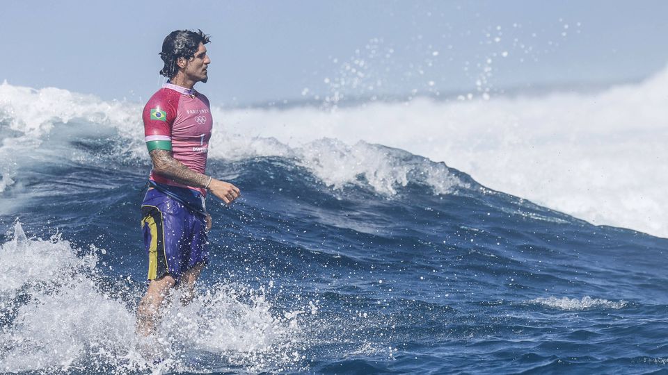 Gabriel Medina afastado do título mundial