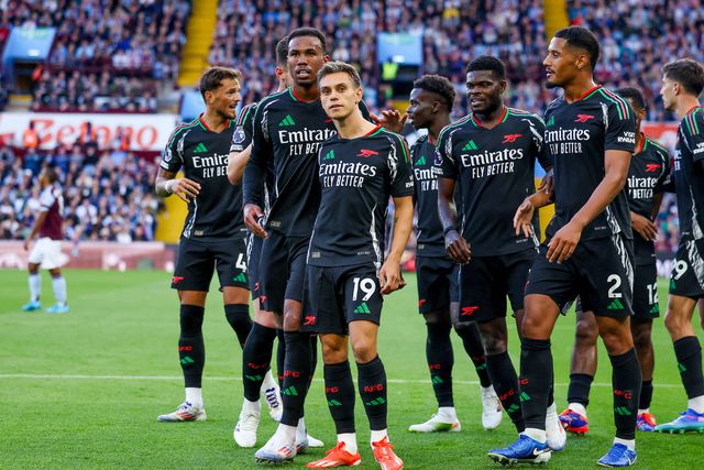 Trossard sai do banco para desbloquear vitória do Arsenal