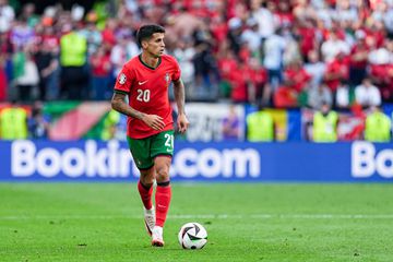 Cancelo para fechar em Paris, Jesus tem novo alvo