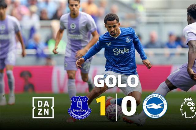 Que pontaria! Marcou o último golo no antigo estádio do Everton e o primeiro no novo