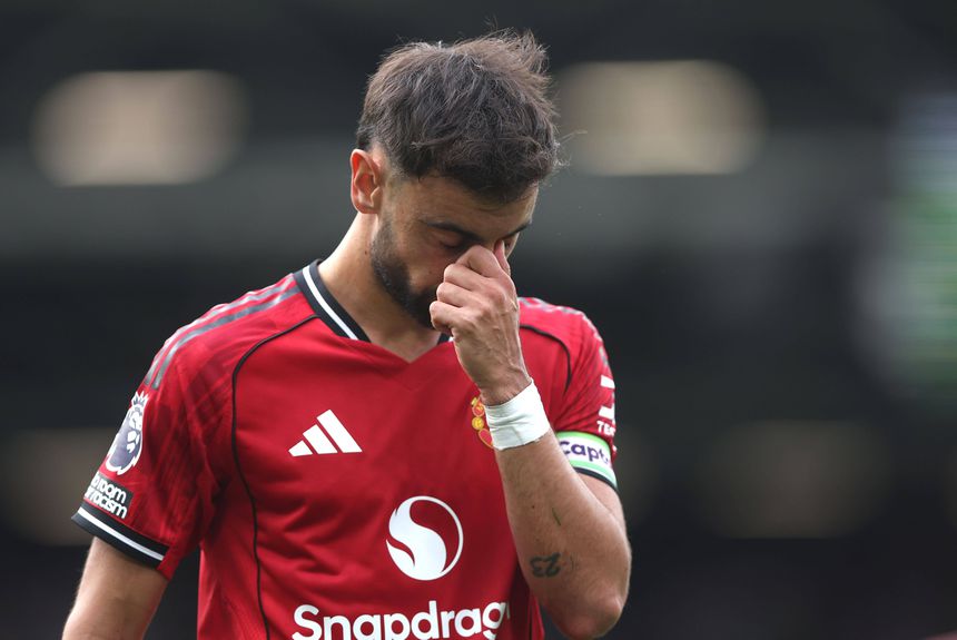 Bruno Fernandes frustrado com o penálti falhado na ida para os balneários