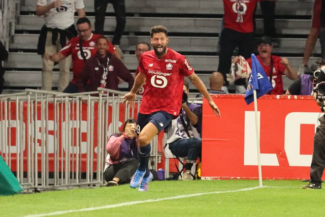 Olivier Giroud a festejar o golo que deu a vitória ao Lille no encontro frente ao Mónaco Foto: IMAGO