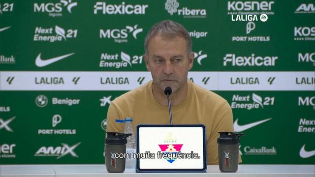 Hansi Flick: «Novo avançado para o Barcelona? Eu e o Deco costumamos falar...»
