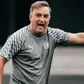 Carlos Carvalhal ainda procura a primeira vitória oficial no comando técnico do Famalicão — Foto: Famalicão