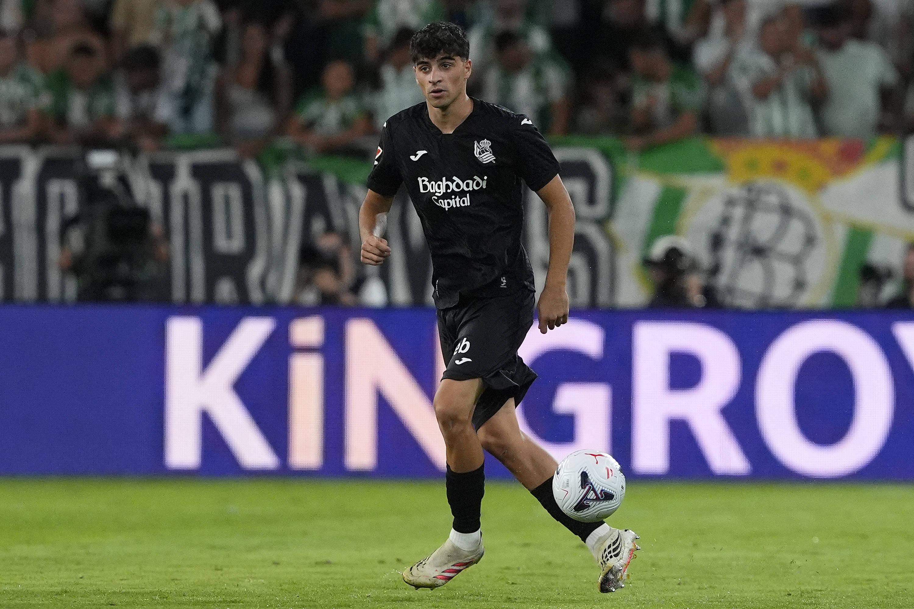 Jon Martín, central espanhol de 20 anos, foi formado na Real Sociedad e está na equipa principal há dois anos, somando quatro internacionalizações pelos sub-21 de Espanha - Foto: Imago