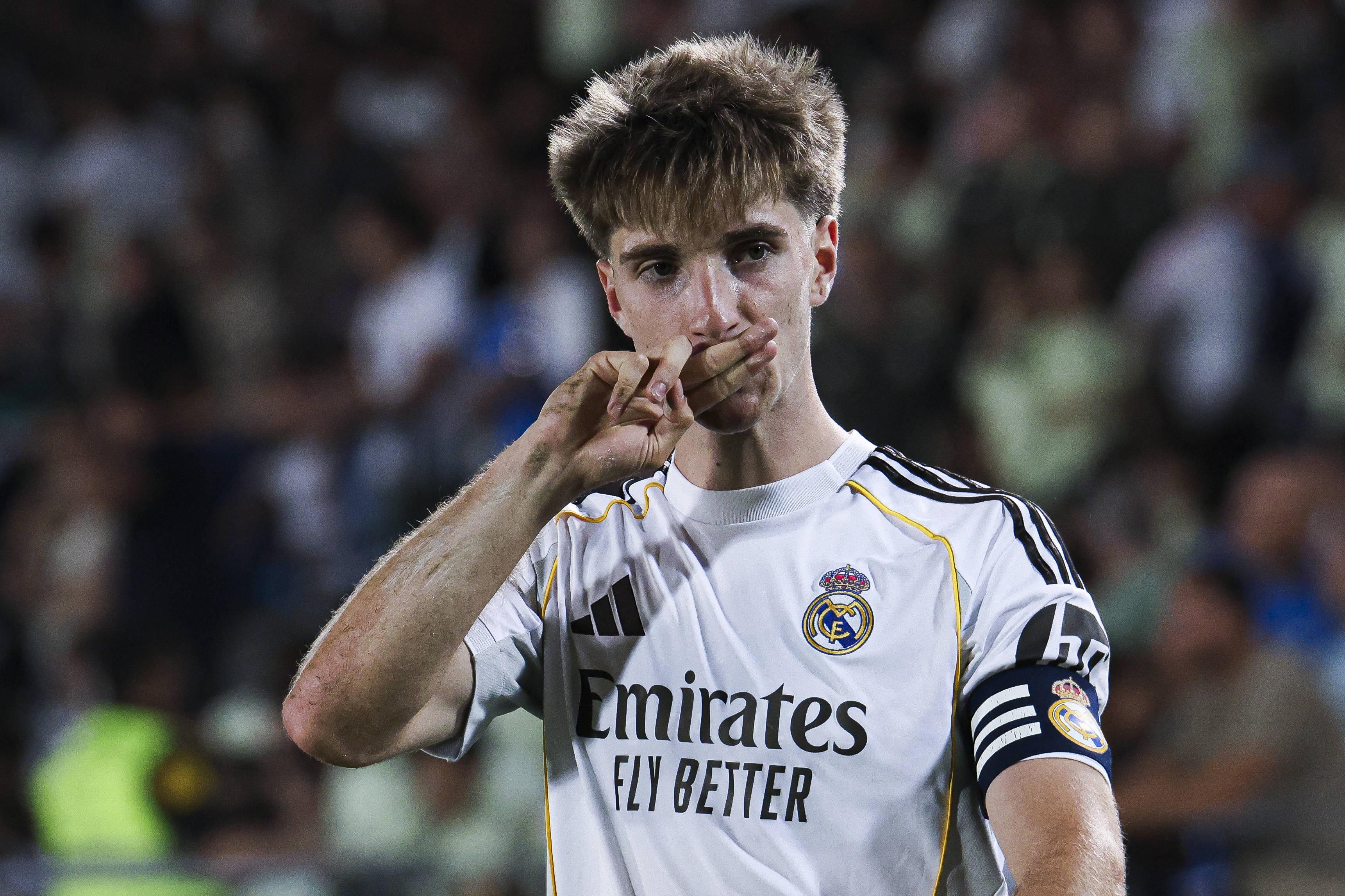 Thiago Pitarch, médio espanhol de 19 anos, foi chamado por Arbeloa para a equipa principal do Real Madrid na época passada, somando algumas titularidades, e Mourinho recusou a sua saída para o Lille este verão - Foto: Imago